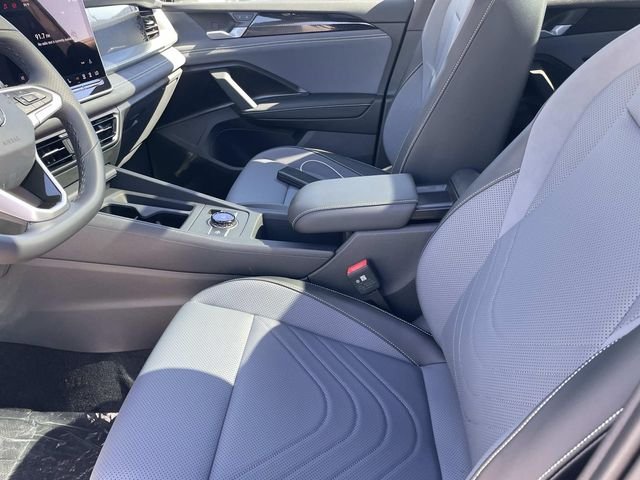 New 2026 White/off-white Volkswagen 2.0T SE R-Line Black image 22