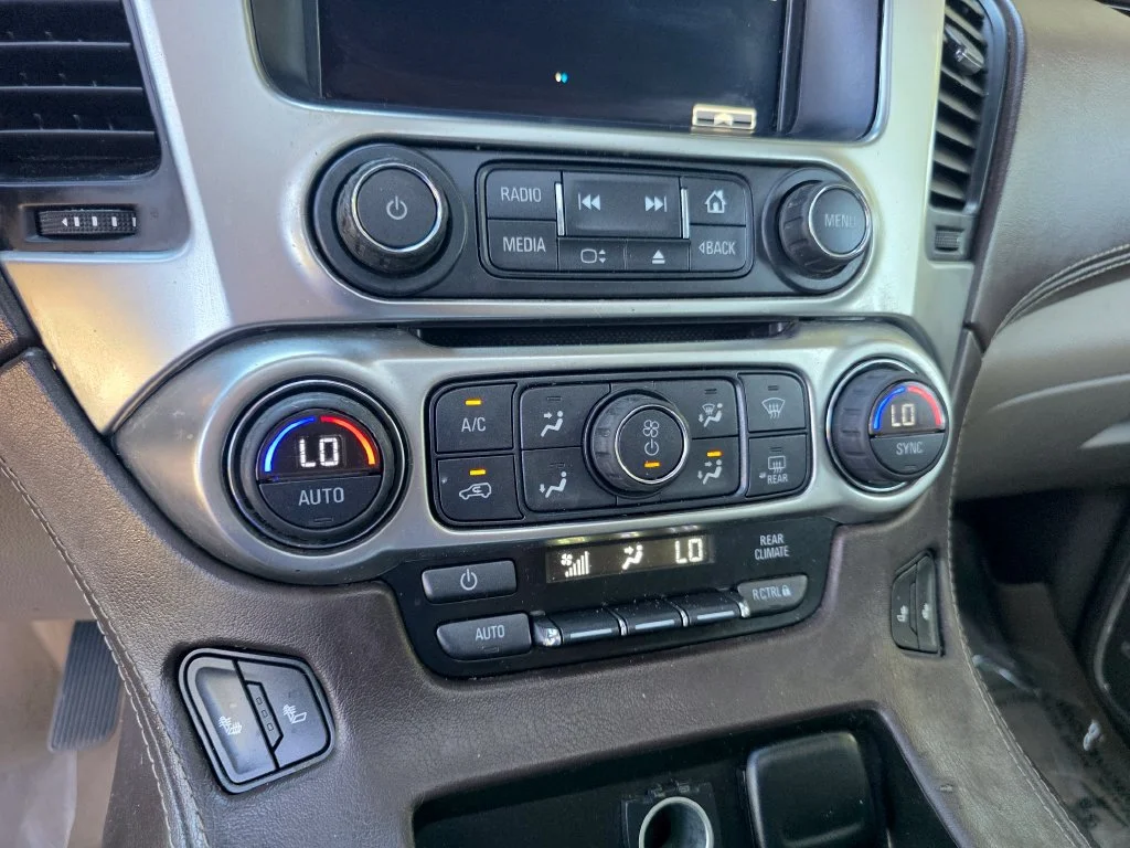 Used 2015 TUNGSTEN METALLIC Chevrolet LT image 18