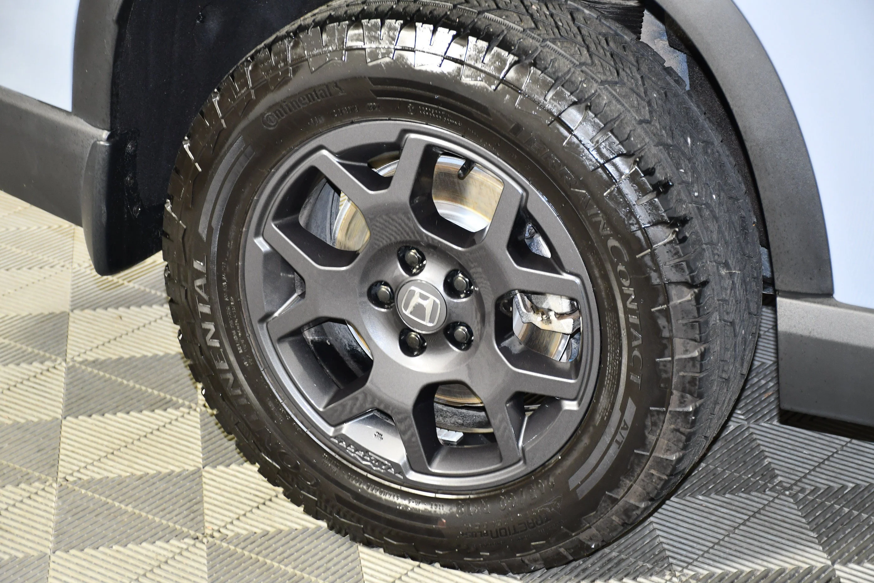 Used 2025 Sonic Gray Pearl Honda TrailSport image 58