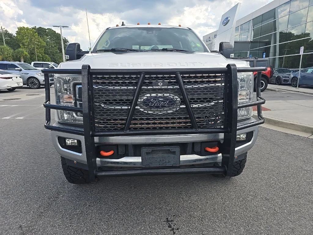 Used 2019 White Ford Lariat image 3