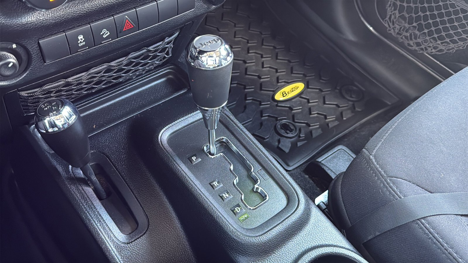 Used 2014 Granite Crystal Metallic Clearcoat Jeep Sport image 18