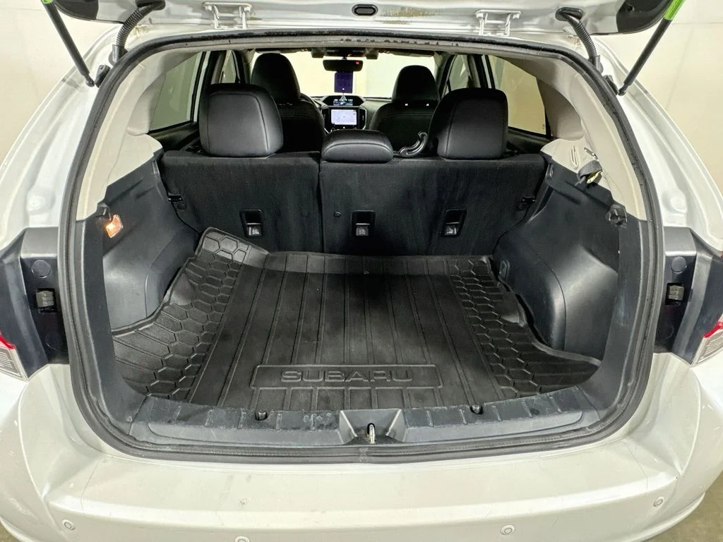 Used 2017 White Subaru 2.0i Limited image 31