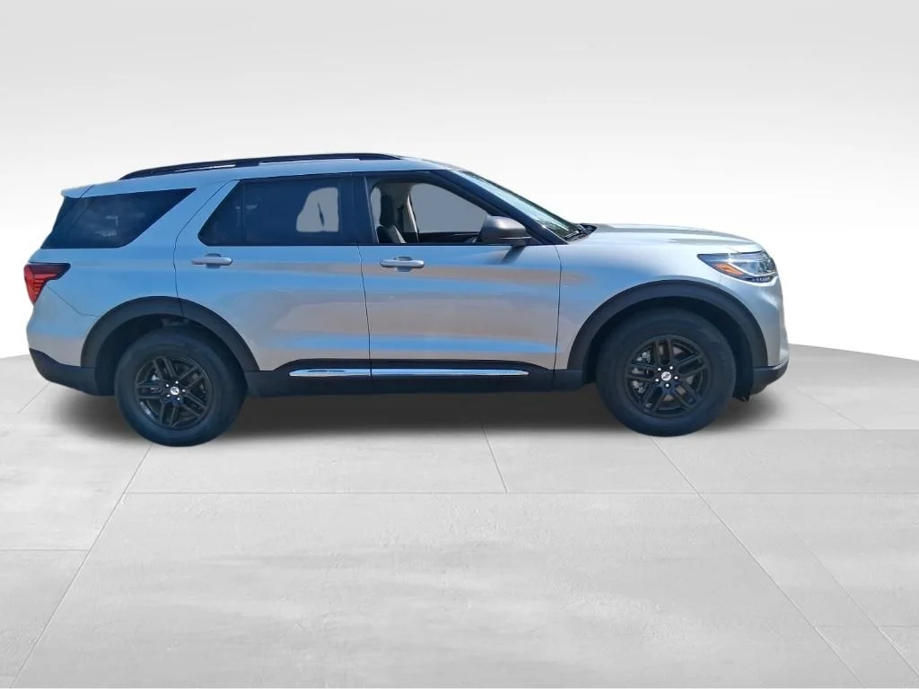 Used 2025 Silver Ford Active image 4