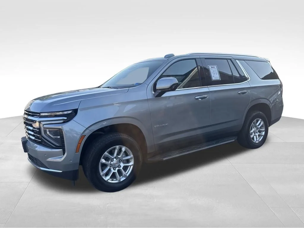 Used 2025 Gray Chevrolet LT image 8