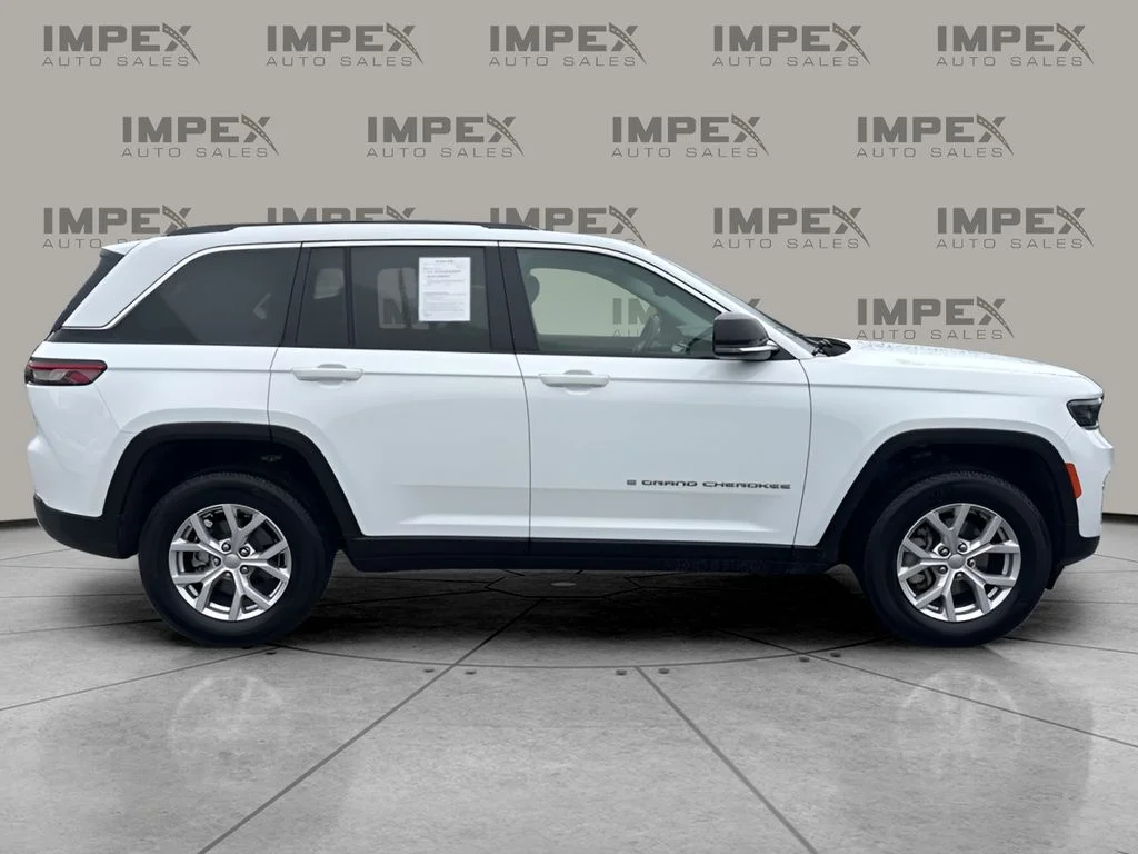 Used 2022 White Jeep Limited image 6