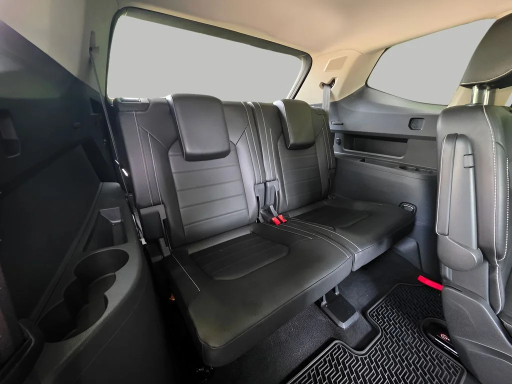 Used 2021 Pure White Volkswagen SEL Premium image 8