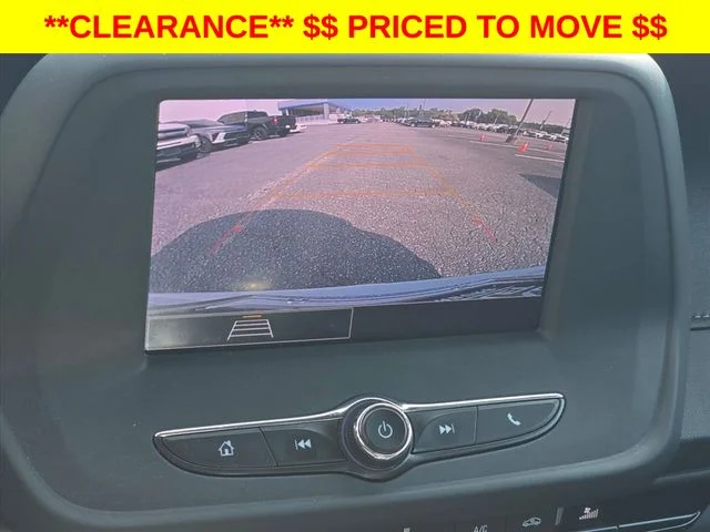 Used 2023 White Chevrolet 1LT image 21