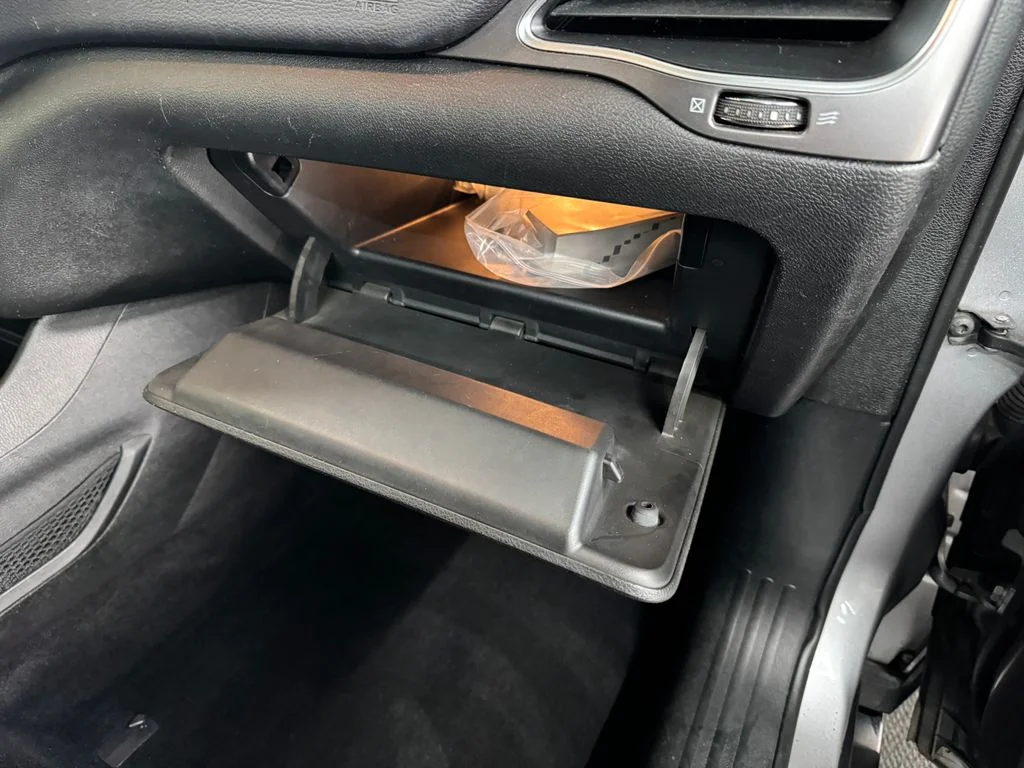 Used 2019 Silver Jeep Latitude Plus image 28