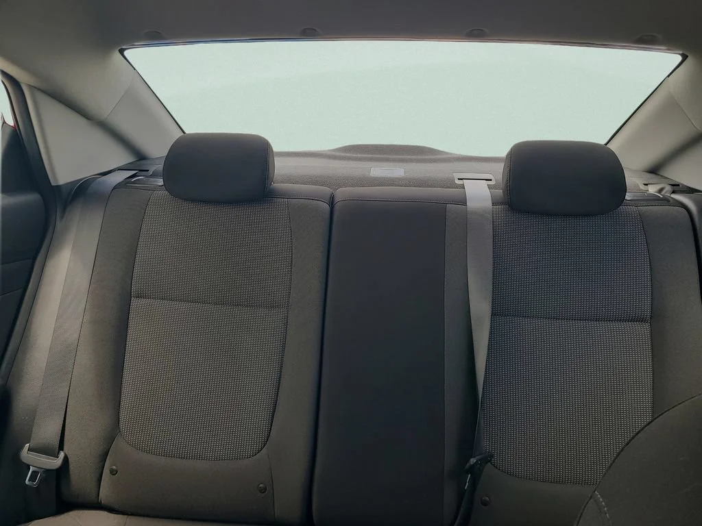 Used 2019 Red Hyundai SE image 10