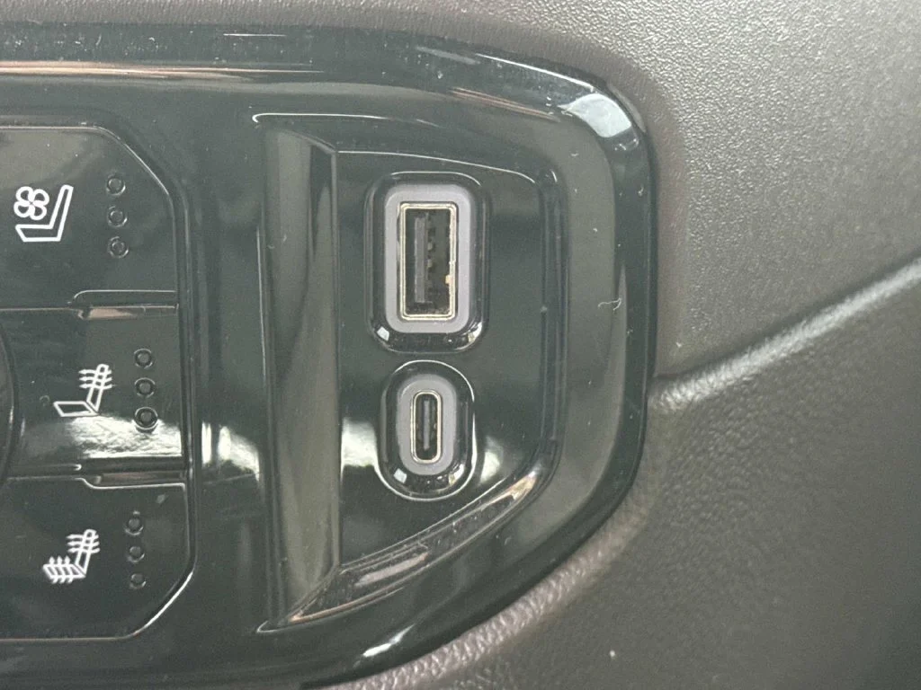 Used 2025 White GMC SLT image 48