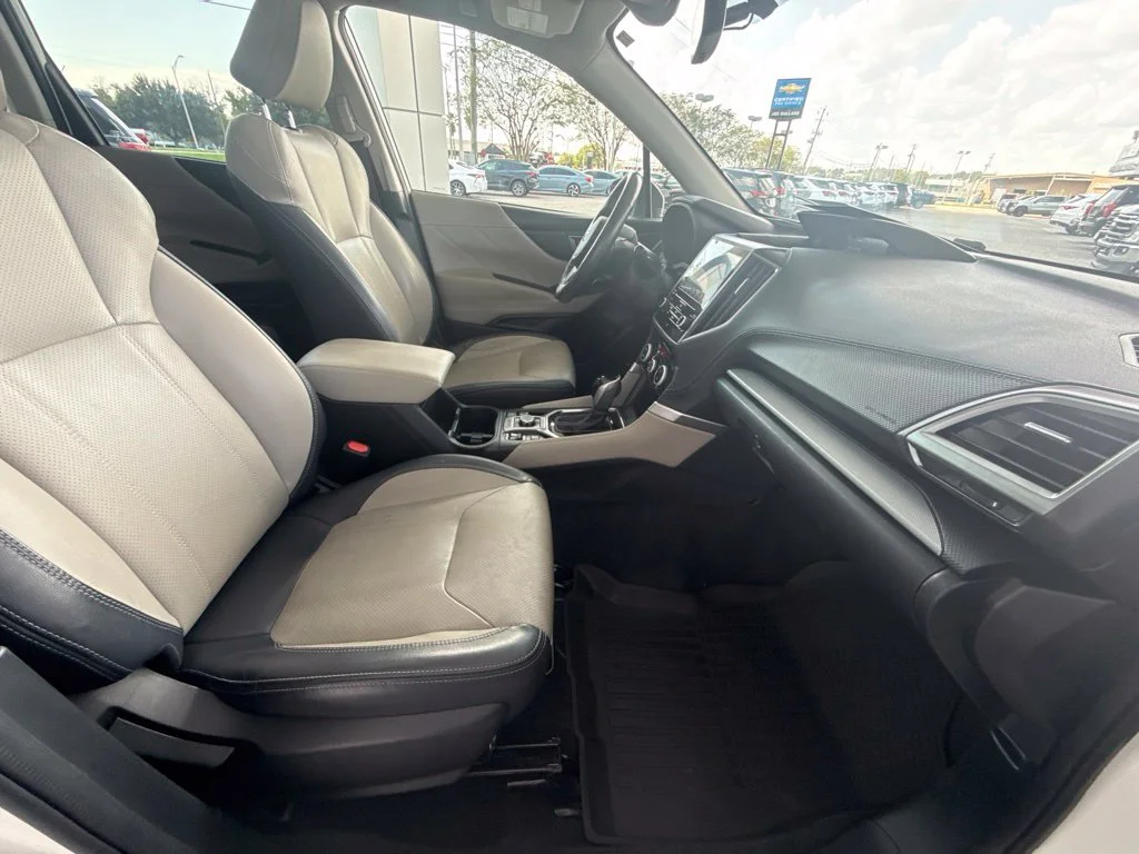 Used 2020 Crystal White Pearl Subaru Limited image 34
