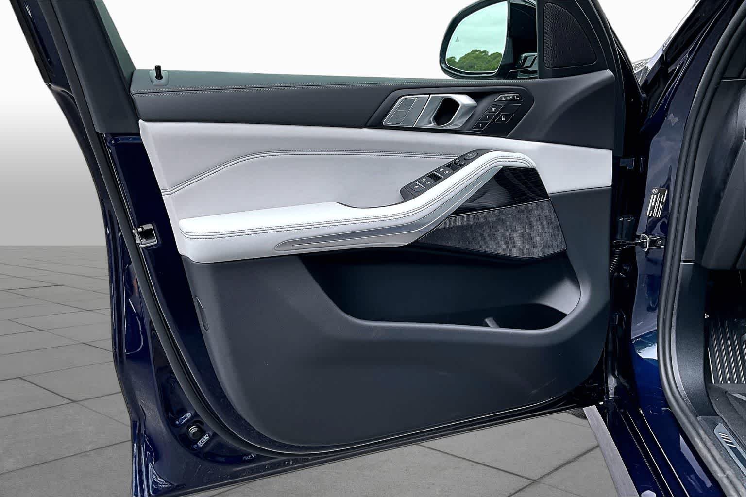 New 2026 Tanzanite Blue II Metallic BMW xDrive40i image 10