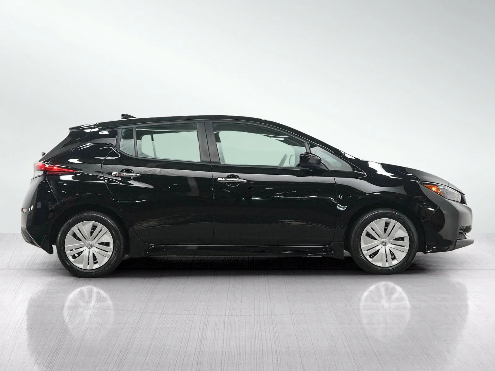 Used 2025 Super Black Nissan S image 7