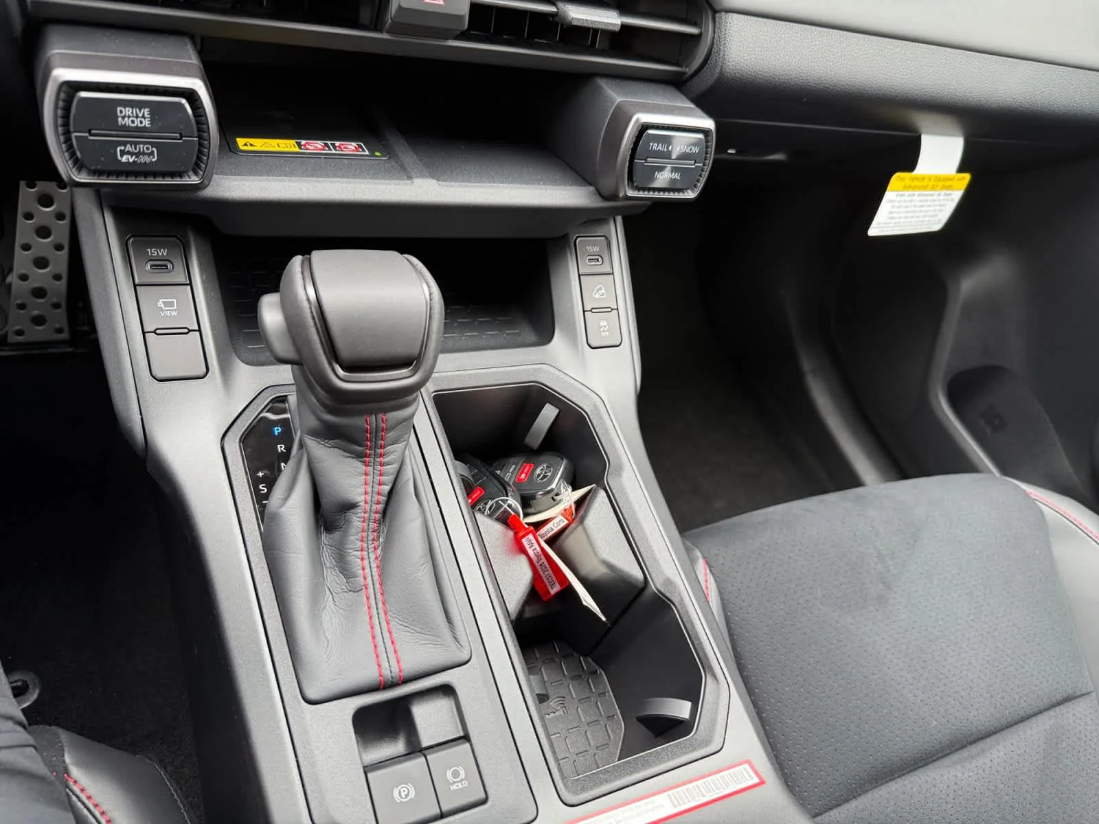2026 Toyota RAV4 Plug-in Hybrid GR Sport - Photo 18