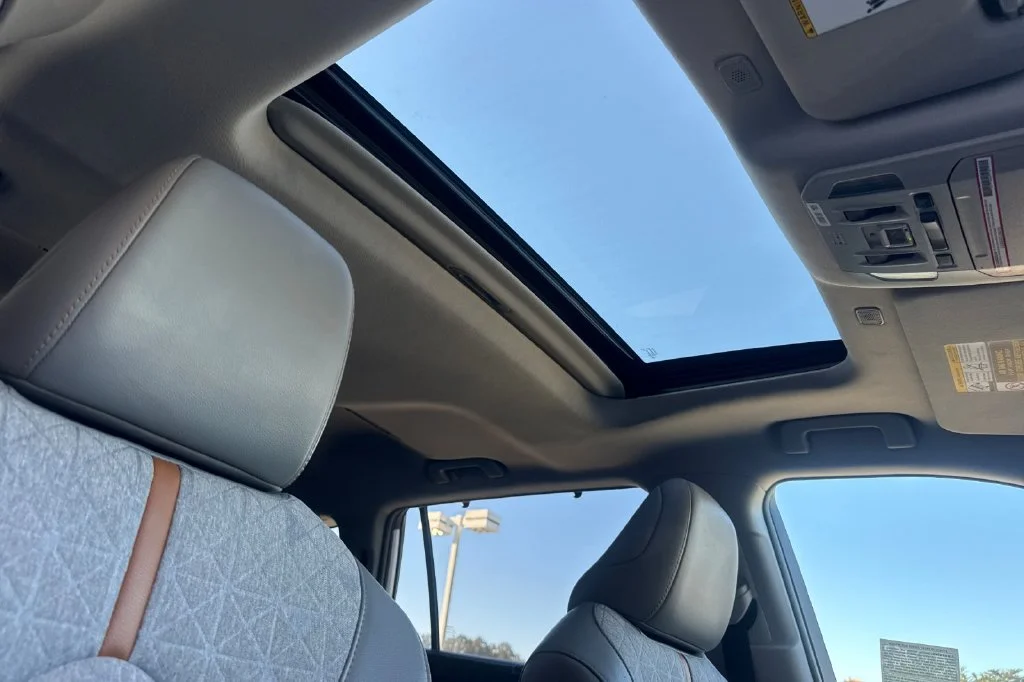 Used 2023 Wind Chill Pearl Toyota Bronze Edition image 19