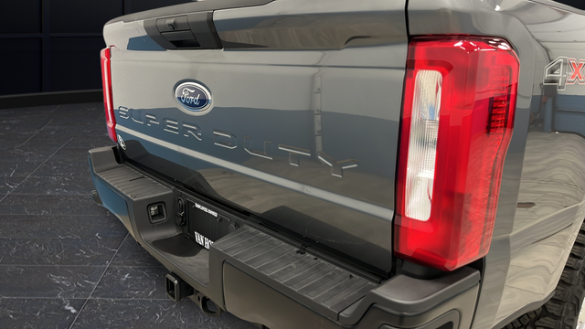 Used 2025 Carbonized Gray Metallic Ford XL image 35