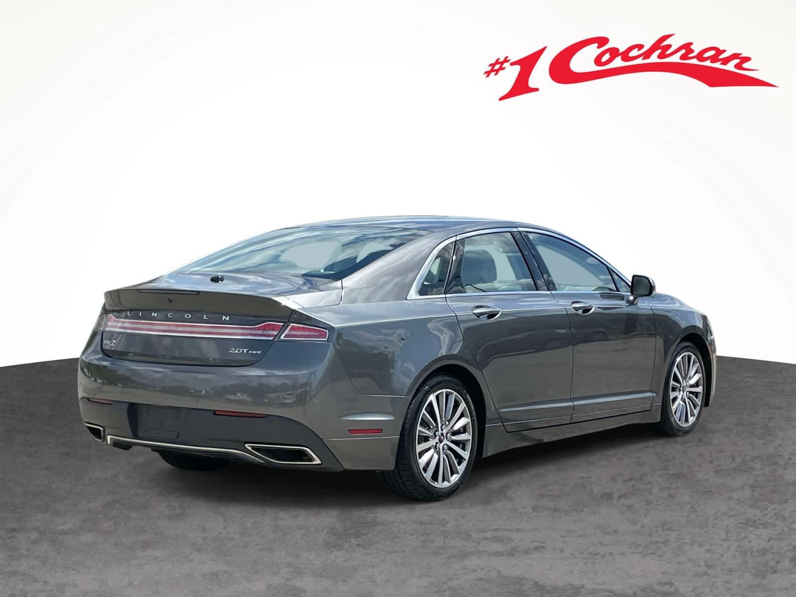 Used 2017 Magnetic Gray Metallic Lincoln Premiere image 6