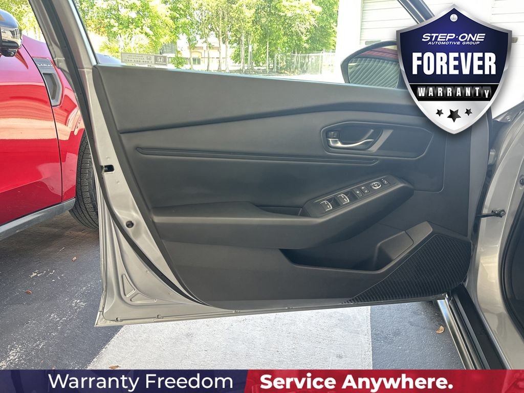 Used 2023  Honda EX image 11