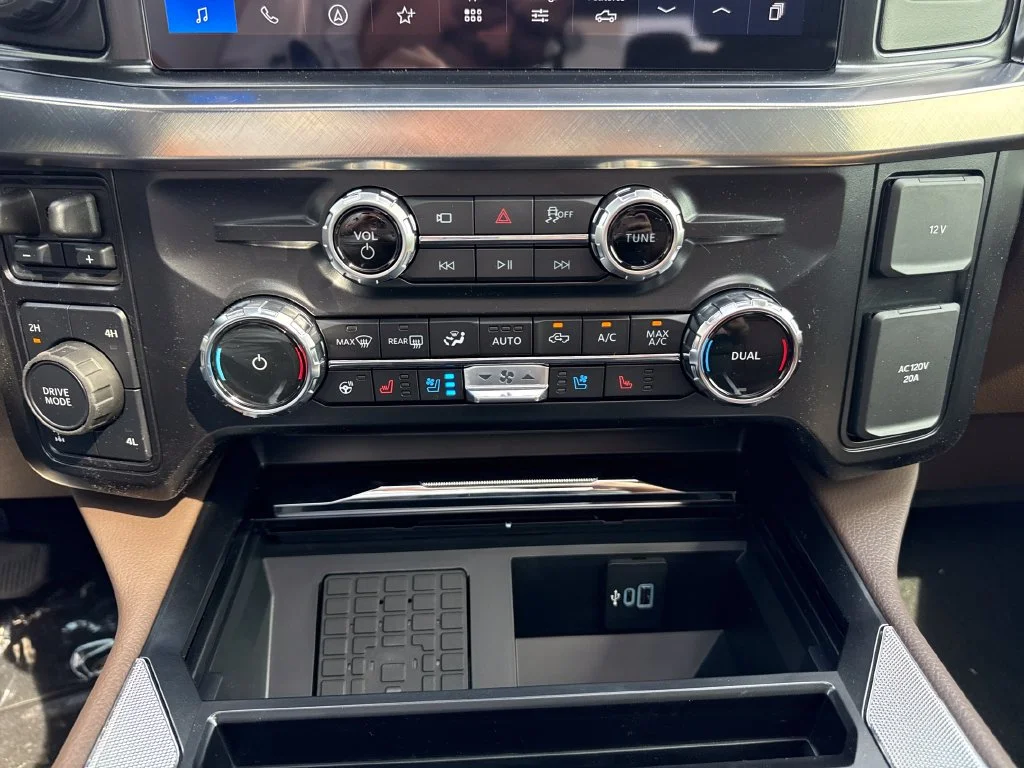 New 2026 Star White Metallic Tri-Coat Ford F-250® King Ranch® image 23