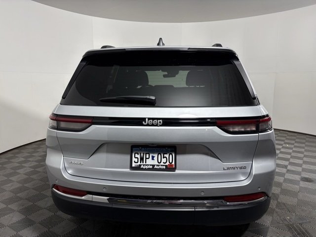 2025 Jeep Grand Cherokee Limited photo 4