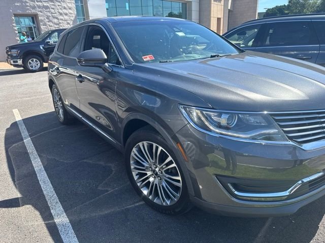 Used 2017 Gray Lincoln Reserve image 2