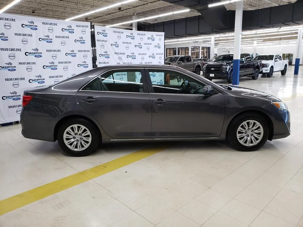 Used 2013 Magnetic Gray Metallic Toyota LE image 5