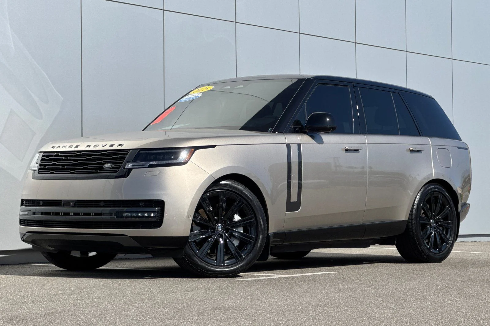 2025 Land Rover Range Rover 3.0 PHEV SE SWB's photo