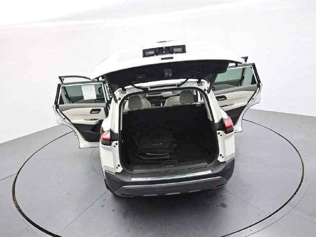 Used 2023 White Nissan SL image 39