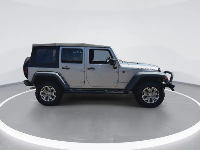 Used 2015 Silver Jeep Unlimited Rubicon image 9