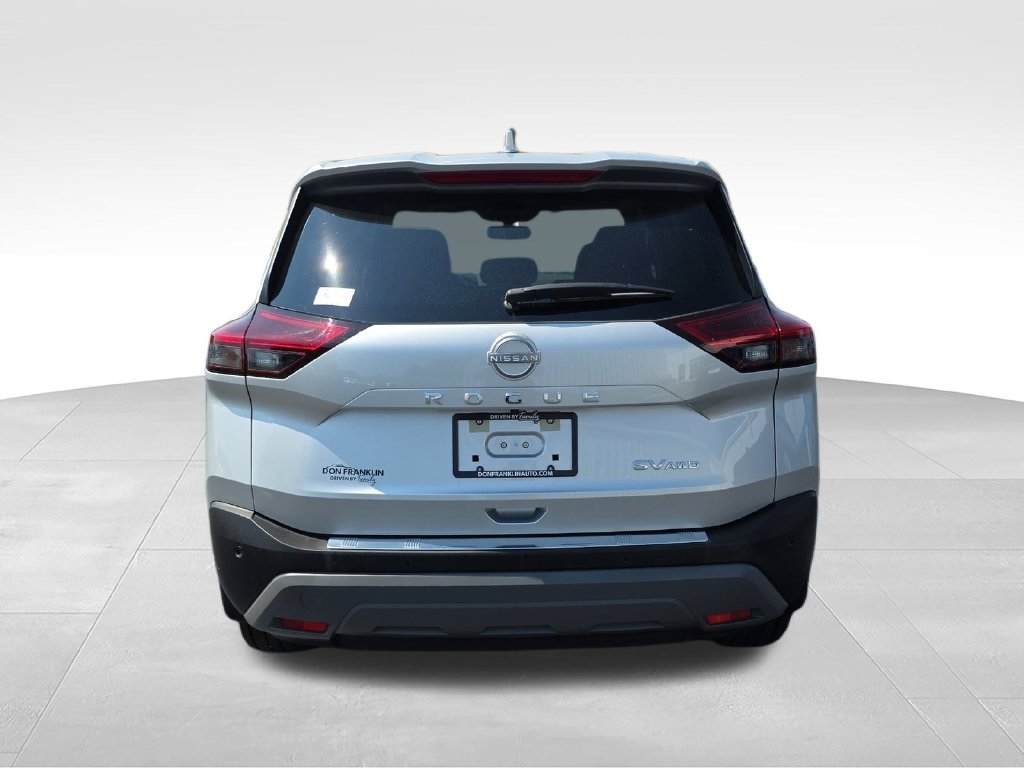 Used 2023 Silver Nissan SV image 5