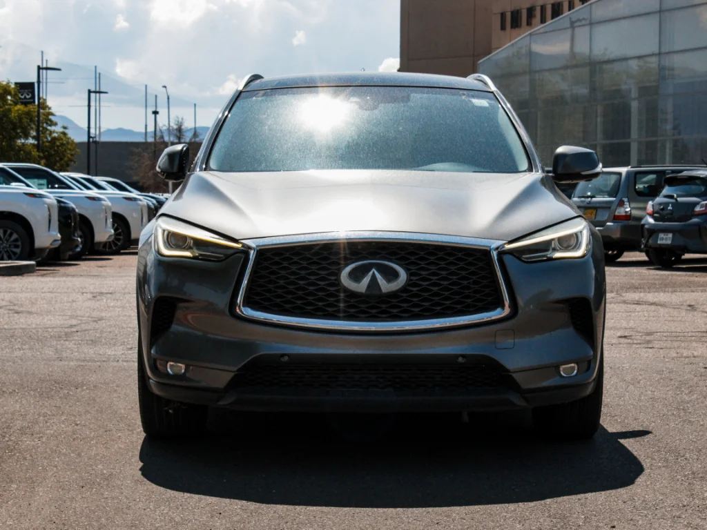 Used 2019 Graphite Shadow INFINITI ESSENTIAL image 2