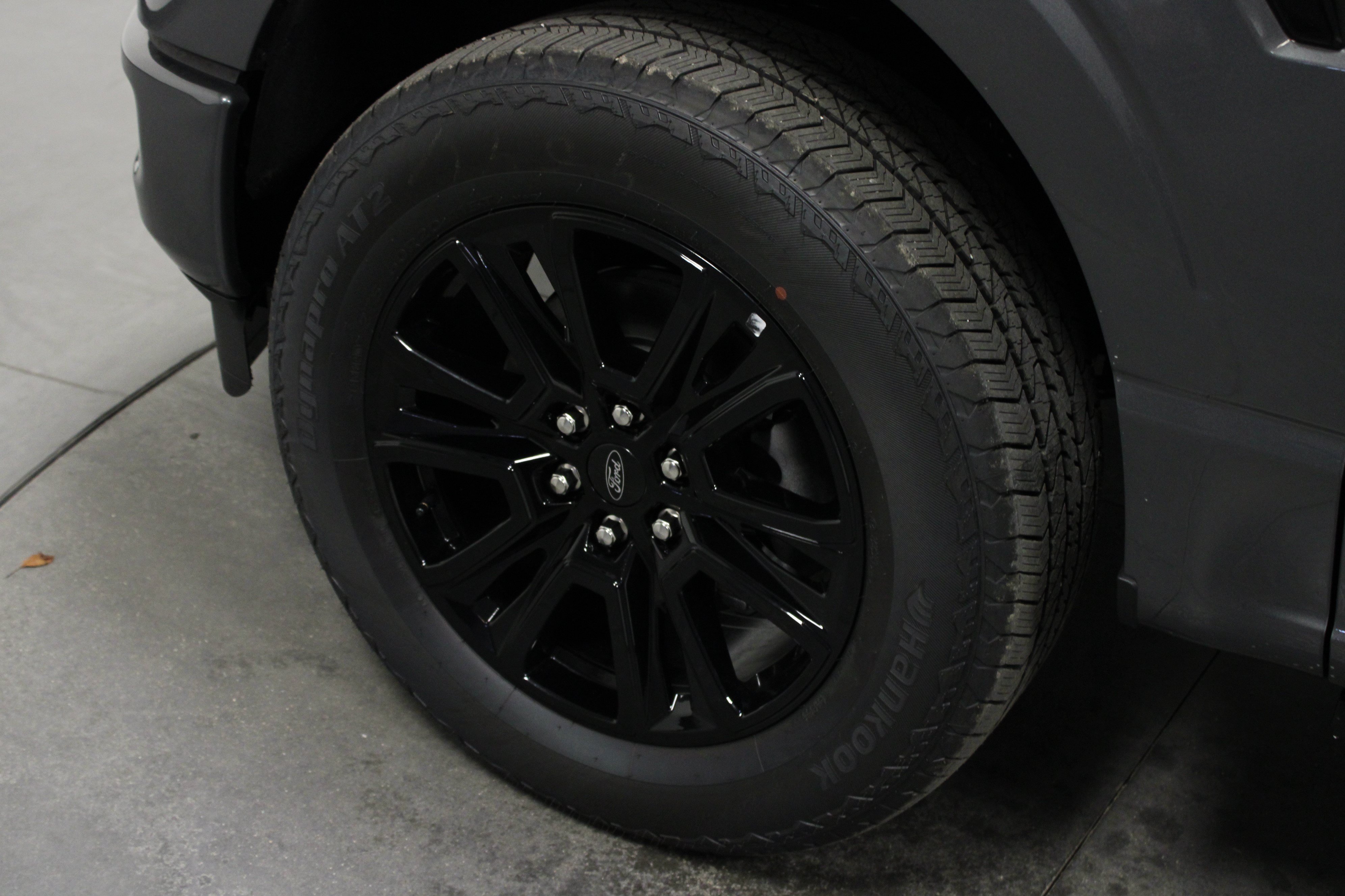 New 2026 Carbonized Gray Metallic Ford Platinum image 10