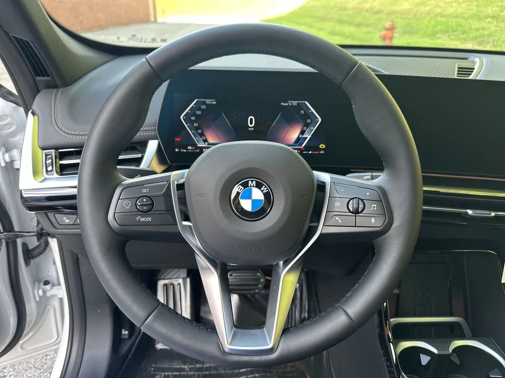Used 2026 White BMW xDrive28i image 18