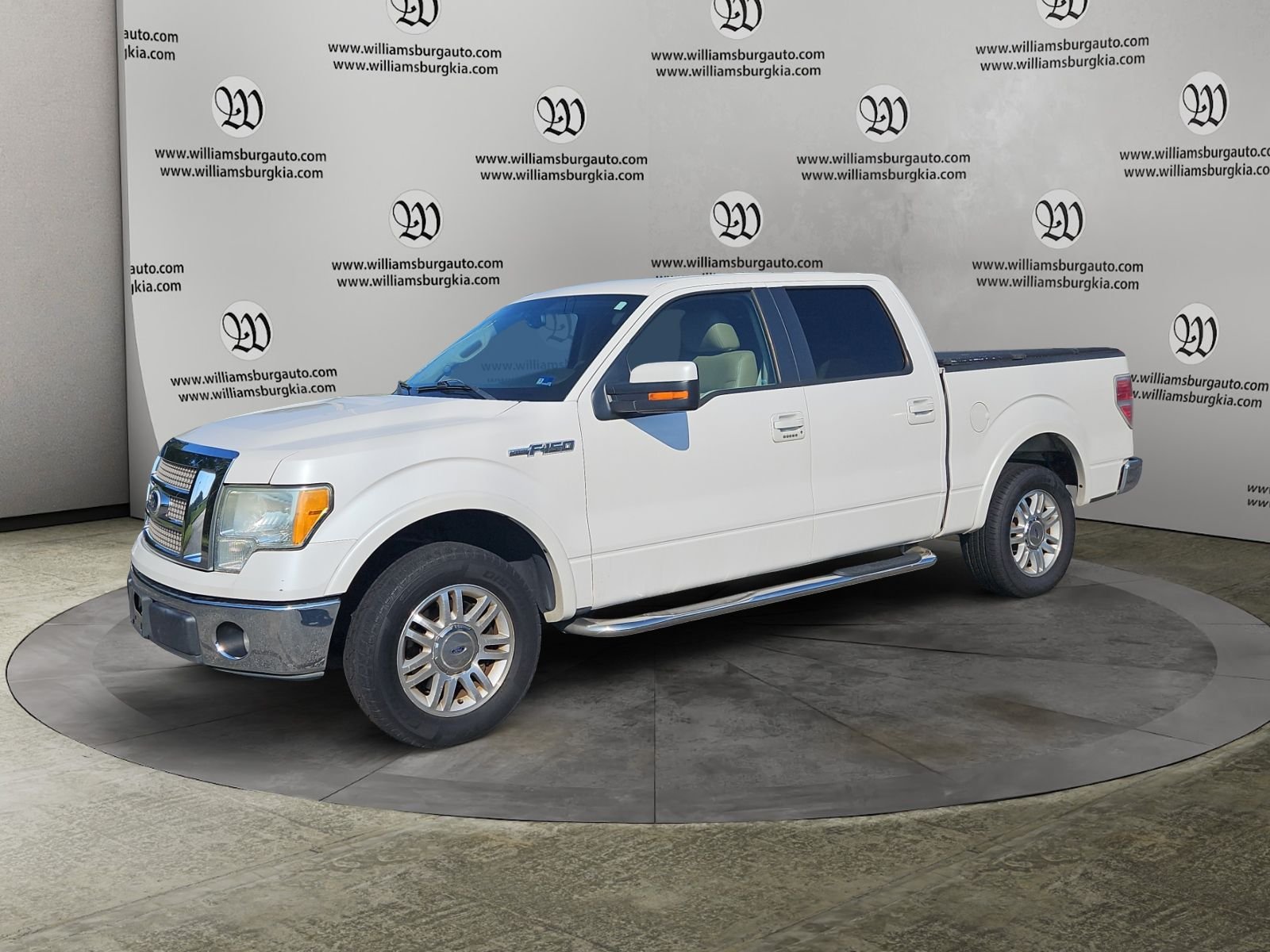 Used 2010  Ford Lariat image 1