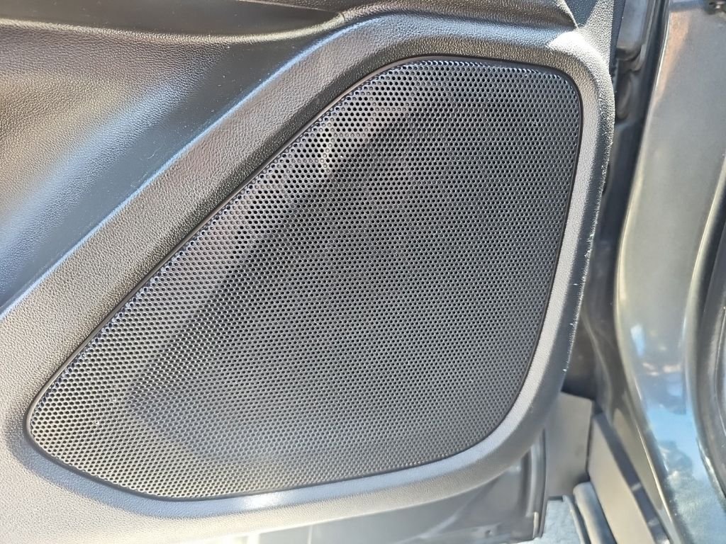 Used 2020 Gray GMC SLE image 12