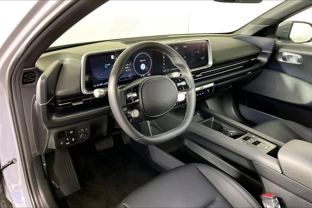 Used 2025 Blue Hyundai SEL image 14