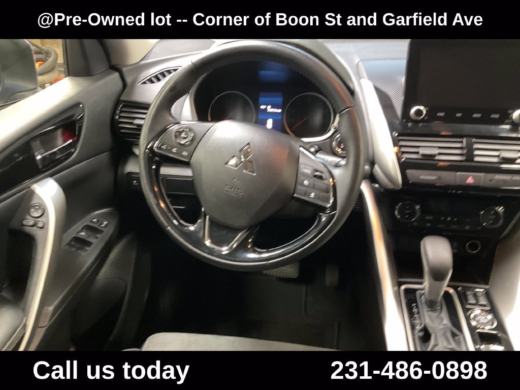 Used 2025 Blue Mitsubishi SE image 16