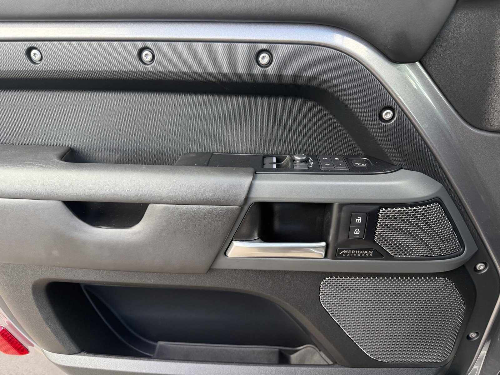 2023 Land Rover Defender X - Photo 22