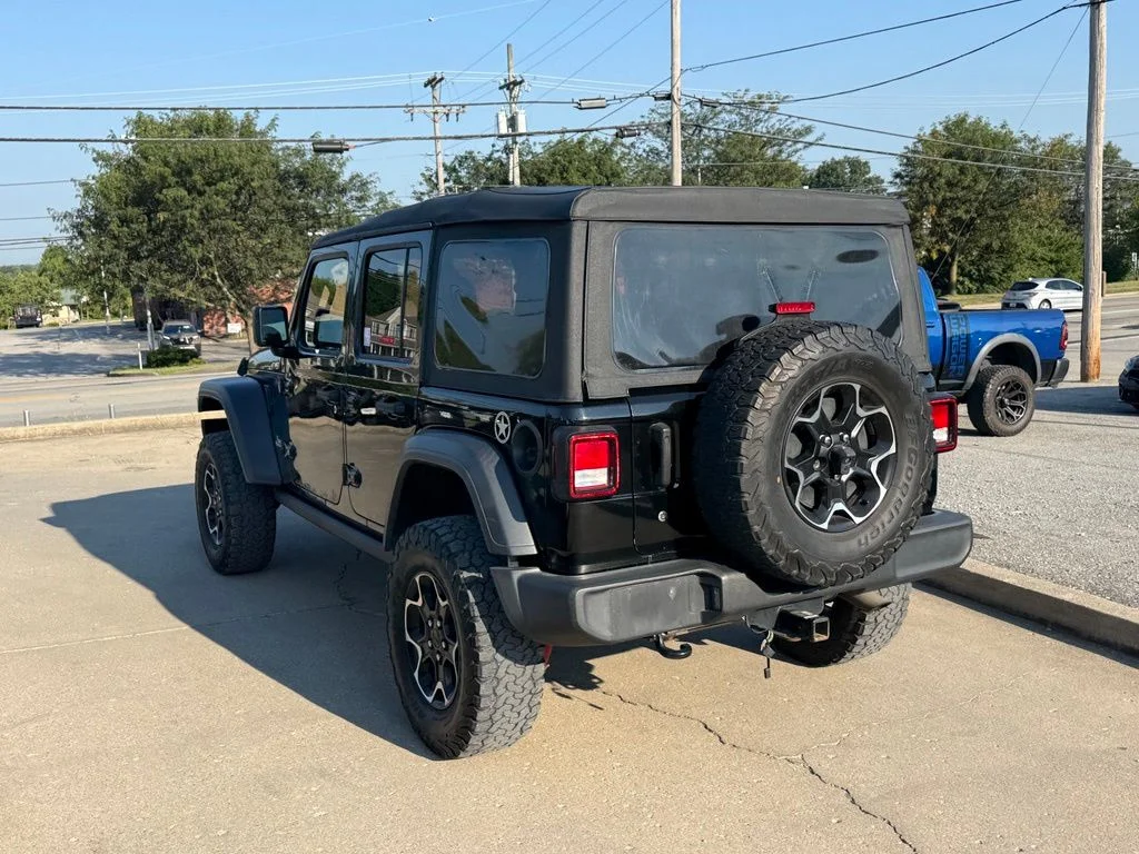 Used 2018 Black Jeep Unlimited Sport S image 8