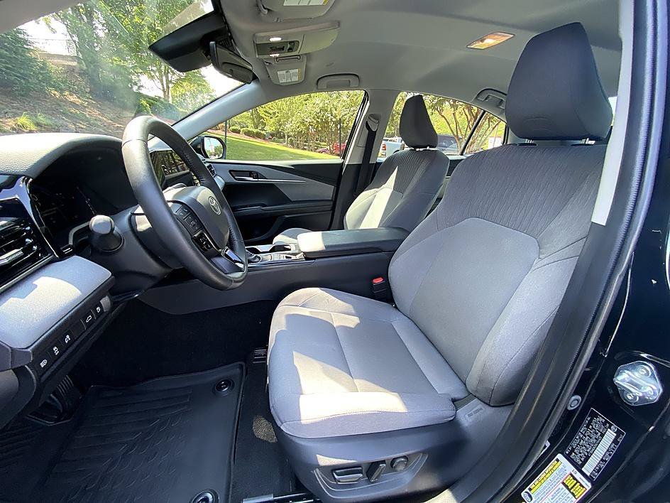 Used 2025 Midnight Black Metallic Toyota LE image 11