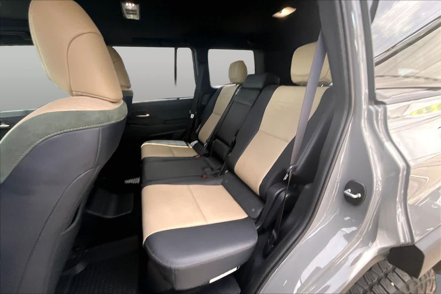 Used 2025 Incognito Lexus Overtrail image 21
