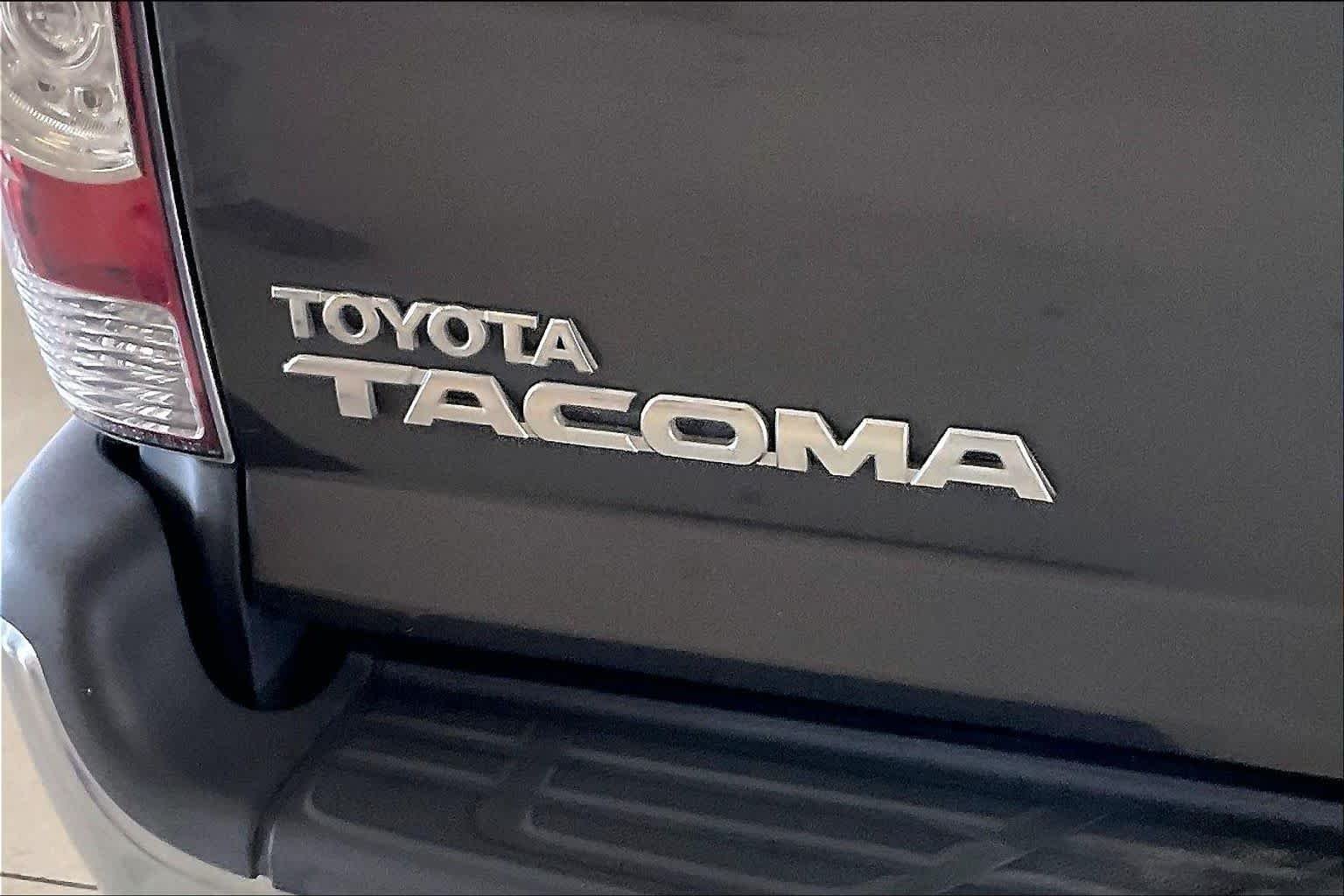 Used 2010 Magnetic Gray Metallic Toyota  image 28