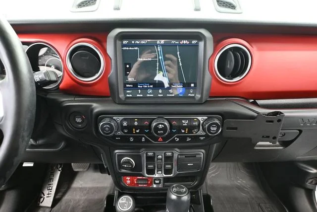 Used 2019 White Jeep Unlimited Rubicon image 29