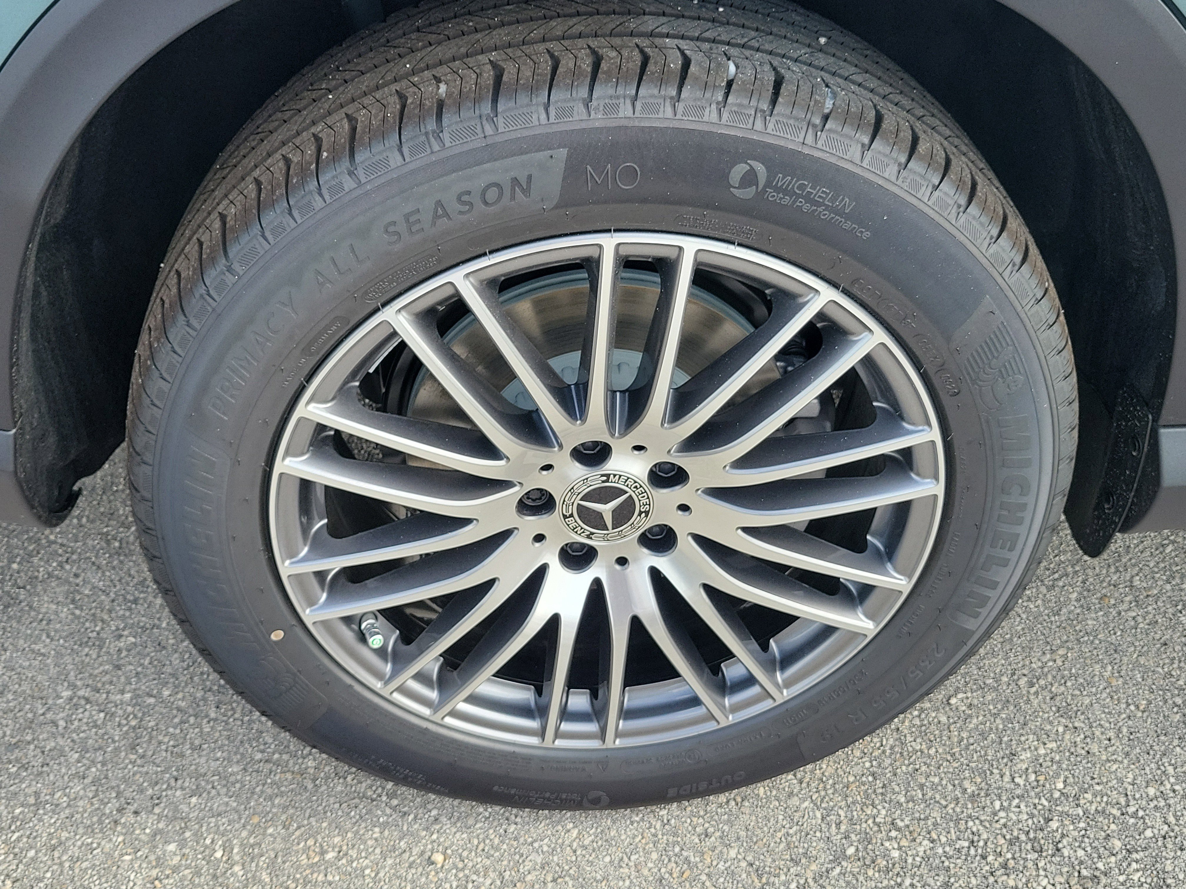 New 2026 Verde Silver Metallic Mercedes-Benz GLC 300 image 37
