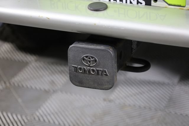 Used 2002 Silver Toyota  image 6