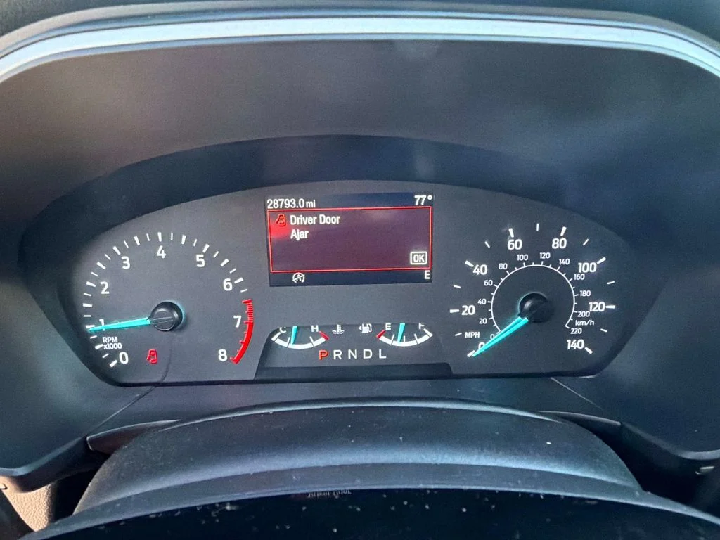 Used 2022 Red Ford SE image 29