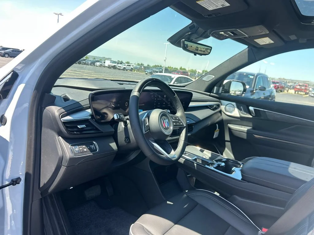 New 2026 Iridescent White Tricoat Buick Avenir image 19