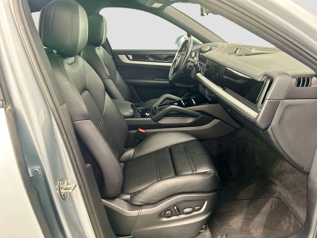 Used 2024 Silver Porsche Base image 19