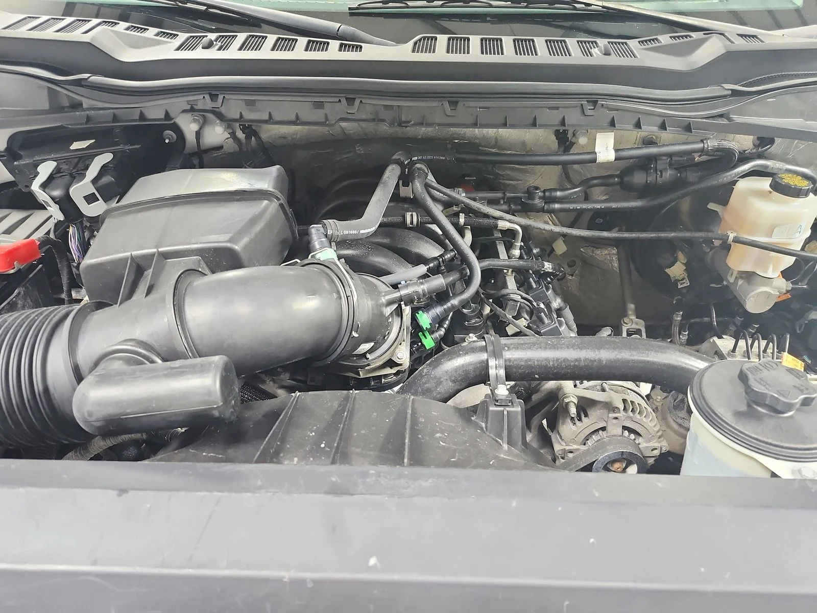 Used 2023 White Ford XL image 17