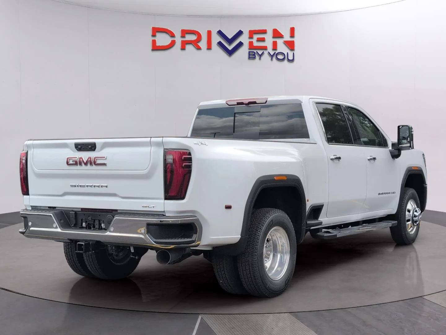 New 2026 Summit White GMC SLT DRW image 4